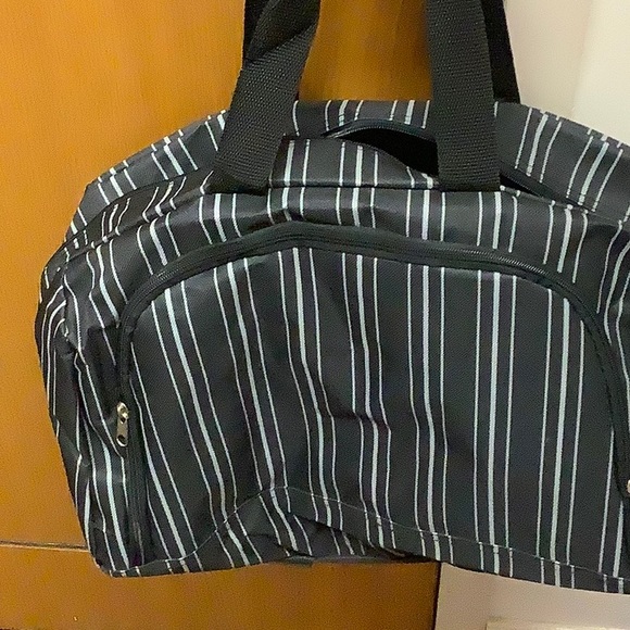 NWOTCarry On tote, overnight bag - Picture 3 of 5
